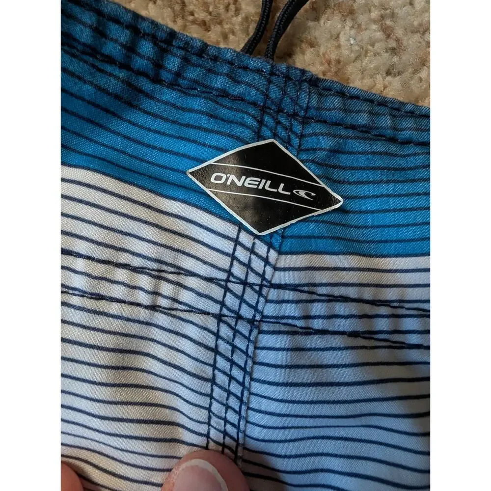 O'NEILL Mens Santa Cruz red, white & blue striped board shorts; Swim trunks; 32